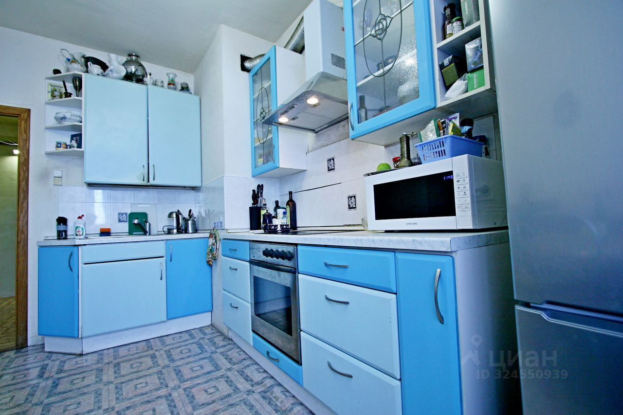 Продажа 3-комн квартиры на вторичном рынке Коломяжский проспект, 20