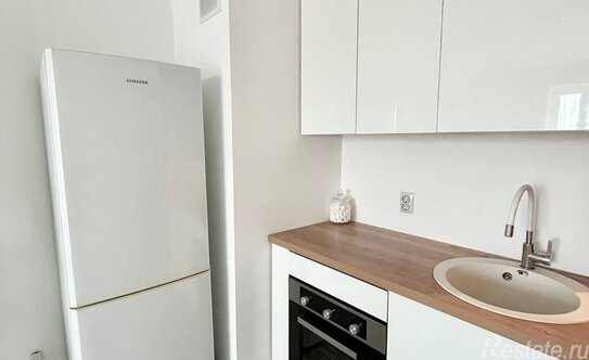 Продажа 1-комн квартиры на вторичном рынке Толубеевский пр-д,  д. 26,  к. 1