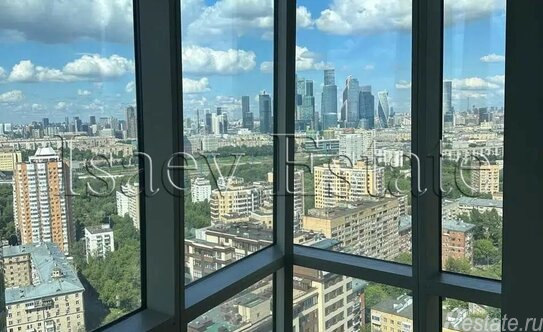 Продажа 3-комн квартиры на вторичном рынке Мосфильмовская улица,  д. 8