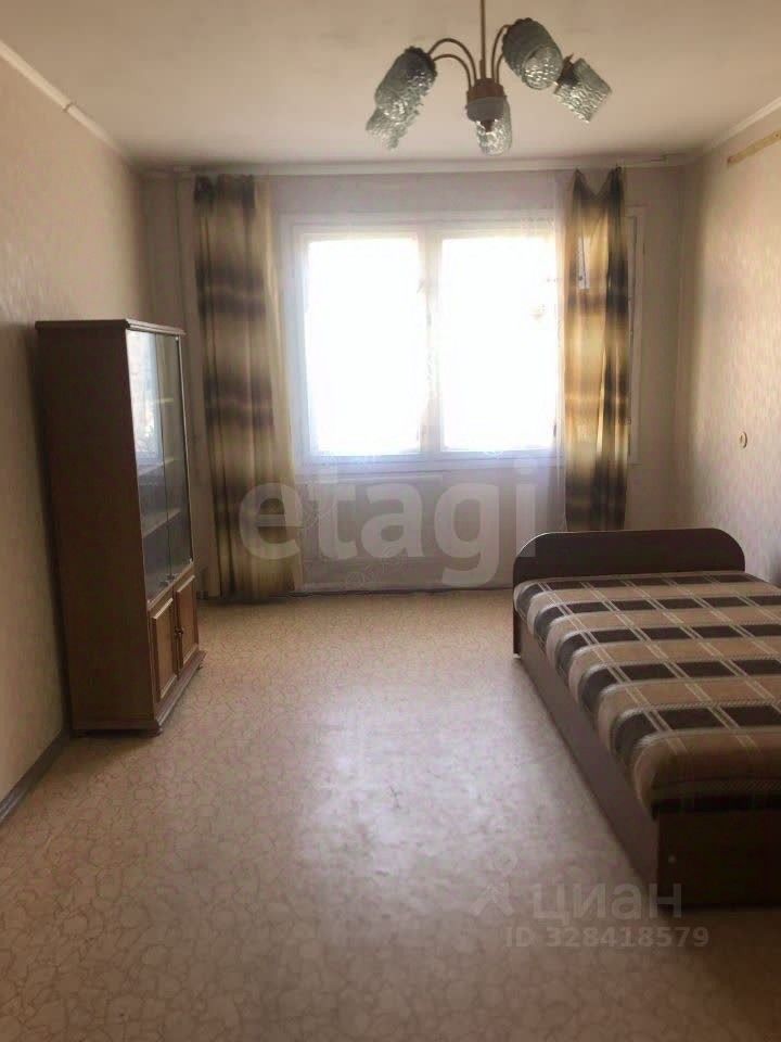 Продажа 3-комн квартиры на вторичном рынке Школьная улица, 126к2