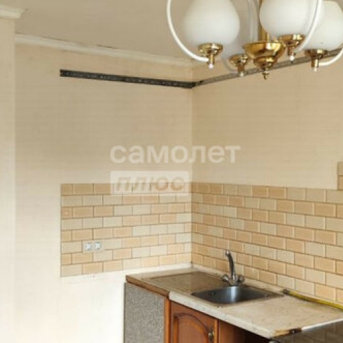 3-комн квартира улица Плющева,  д. 18 к2