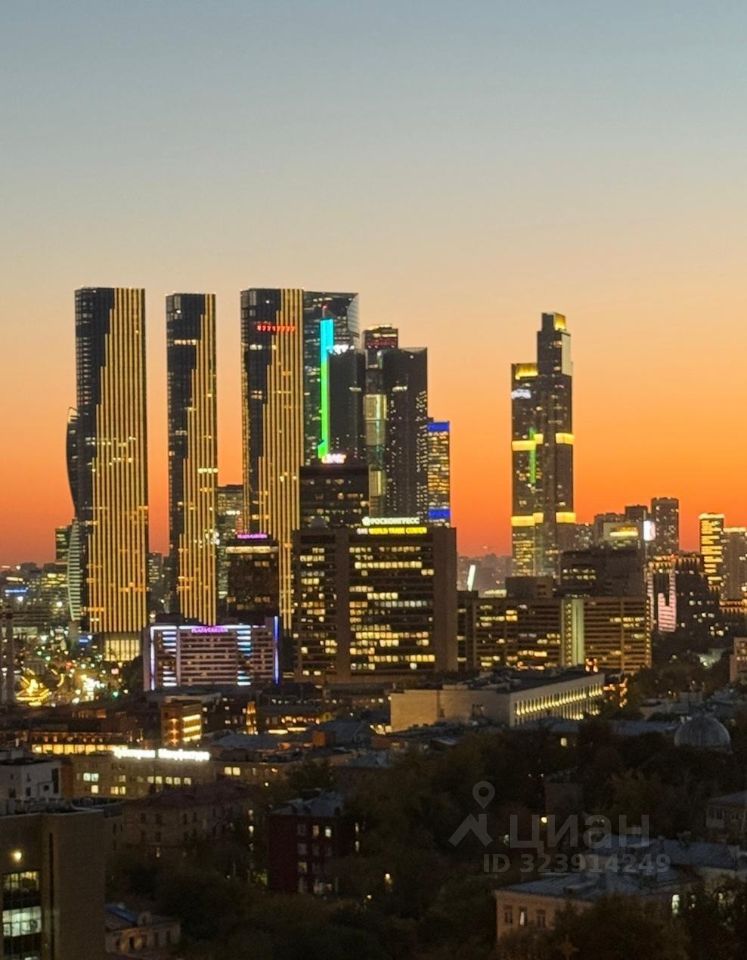 Продажа 2-комн квартиры на вторичном рынке Дружинниковская улица, 15