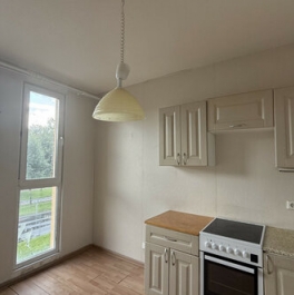 Продажа 1-комн квартиры на вторичном рынке Колпино г, Павловская ул,  д. 43