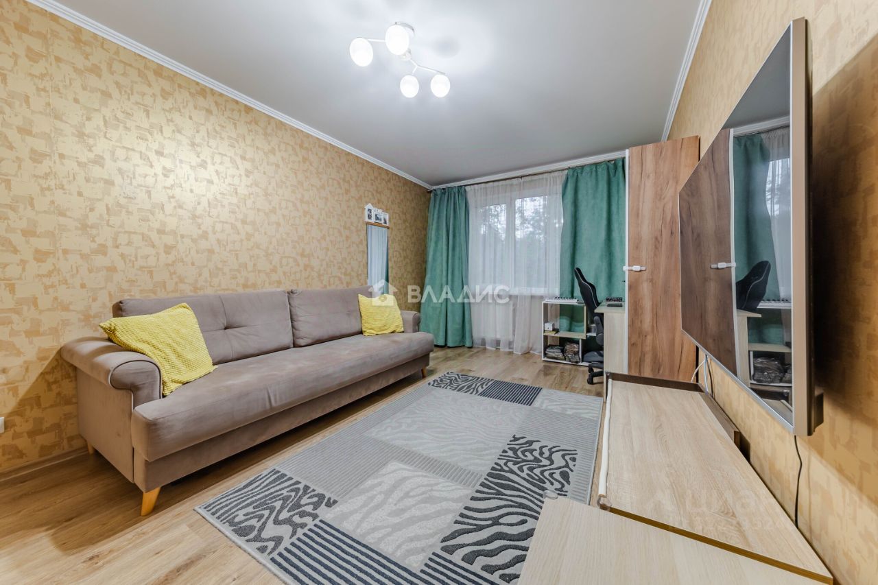 Продажа 2-комн квартиры на вторичном рынке Гражданский проспект, 127