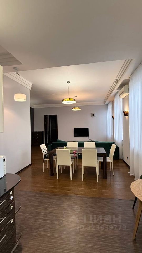 Продажа 3-комн квартиры на вторичном рынке улица Большая Зеленина, 13