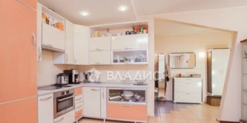 3-комн квартира Живописная улица,  д. 2