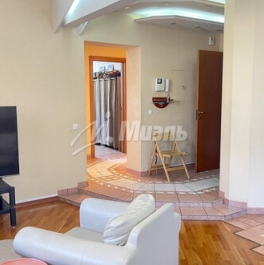Продажа 3-комн квартиры на вторичном рынке улица Климашкина,  д. 15