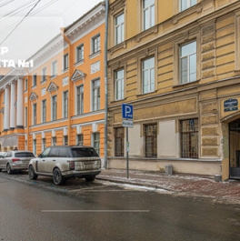 Продажа 4-комн квартиры на вторичном рынке Захарьевская улица