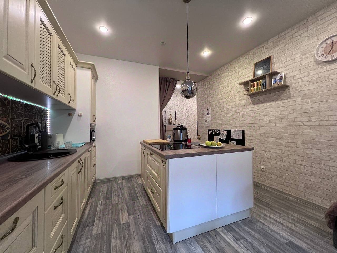 Продажа 3-комн квартиры на вторичном рынке Кудрово г., проспект Строителей, 4