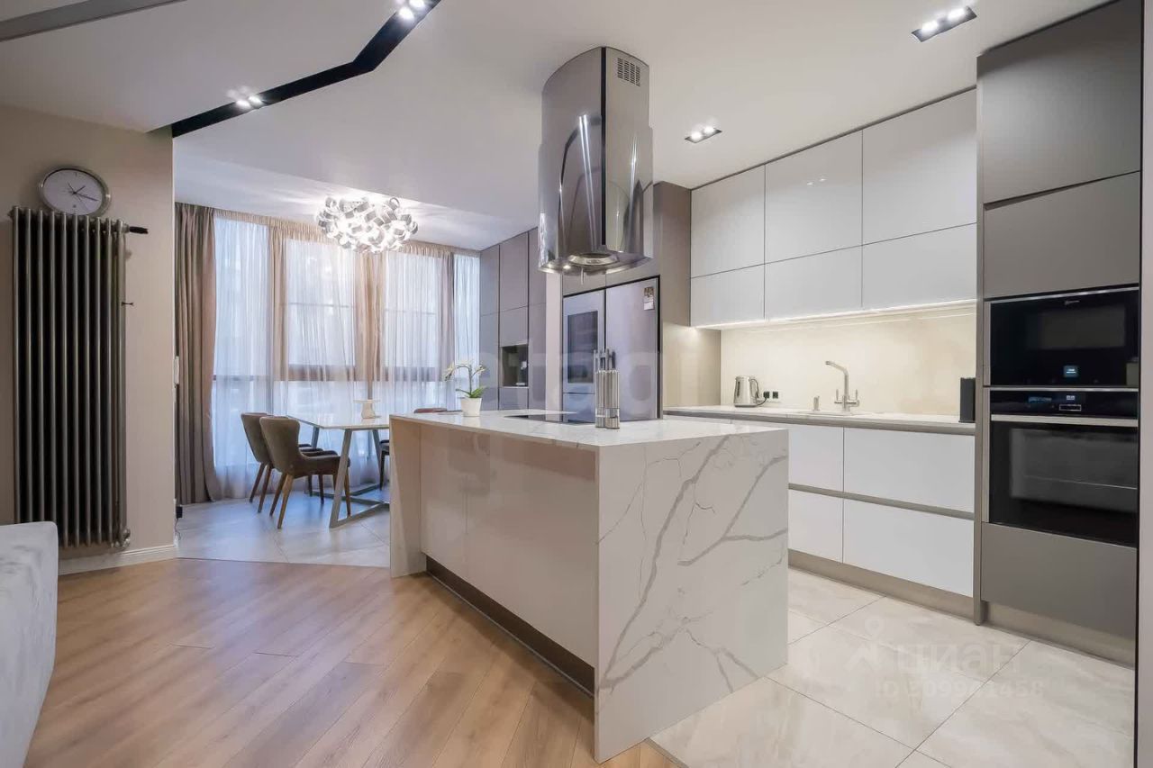 Продажа 3-комн квартиры на вторичном рынке Варшавская улица, 6к2