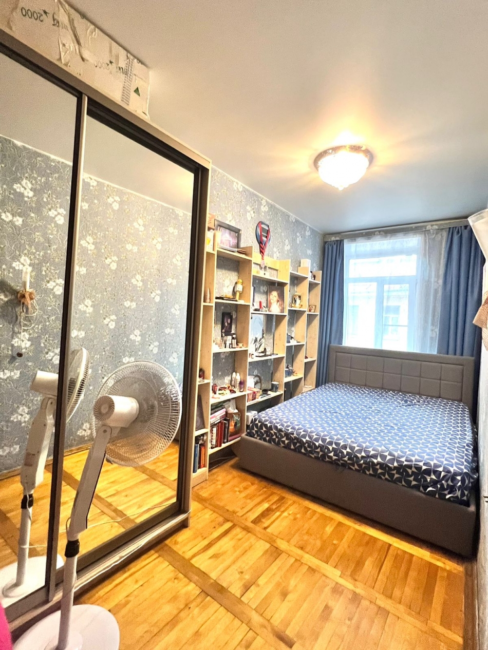 Продажа 4-комн квартиры на вторичном рынке Набережная Обводного канала, д. 96