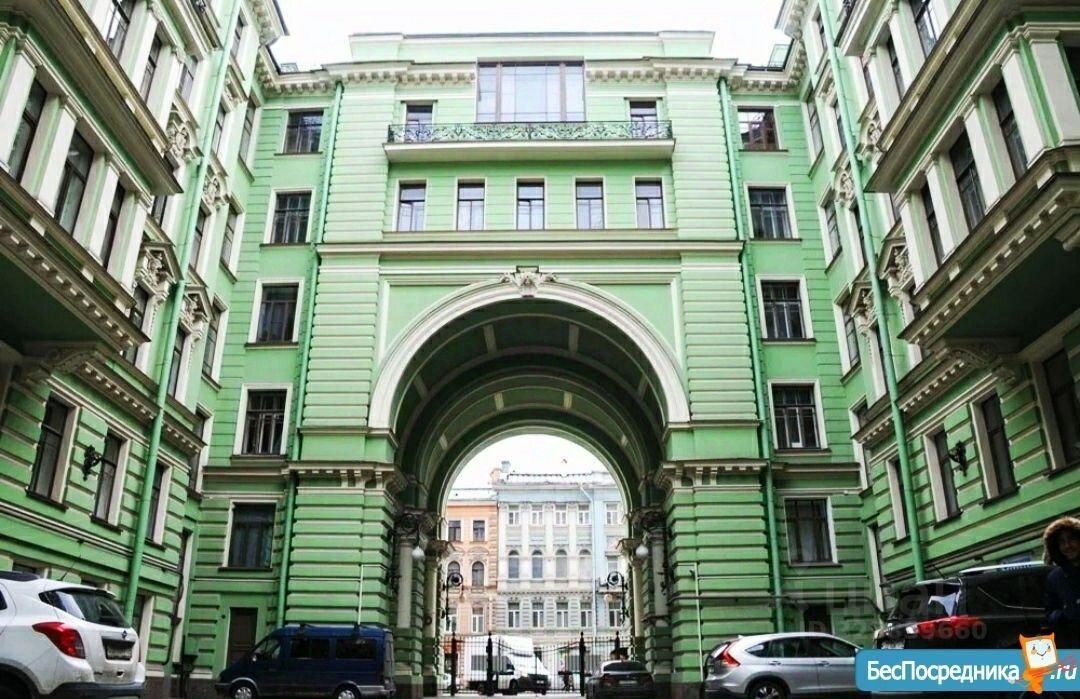 Продажа 6-комн квартиры на вторичном рынке Кирочная улица, 32-34