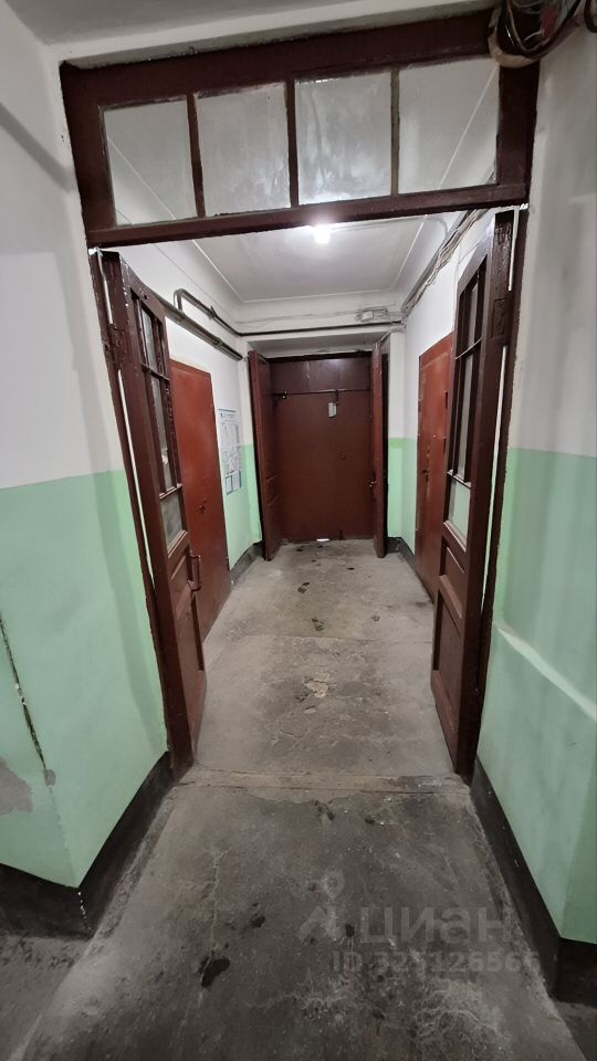 Продажа 3-комн квартиры на вторичном рынке 14-я Васильевского острова линия, 97