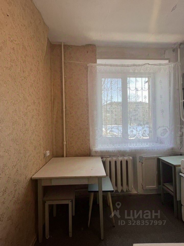Продажа 1-комн квартиры на вторичном рынке Волхов, Волховский проспект, 45