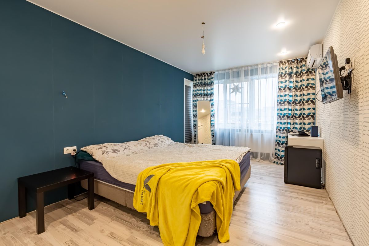 Продажа 3-комн квартиры на вторичном рынке улица Ивана Фомина, 5К1