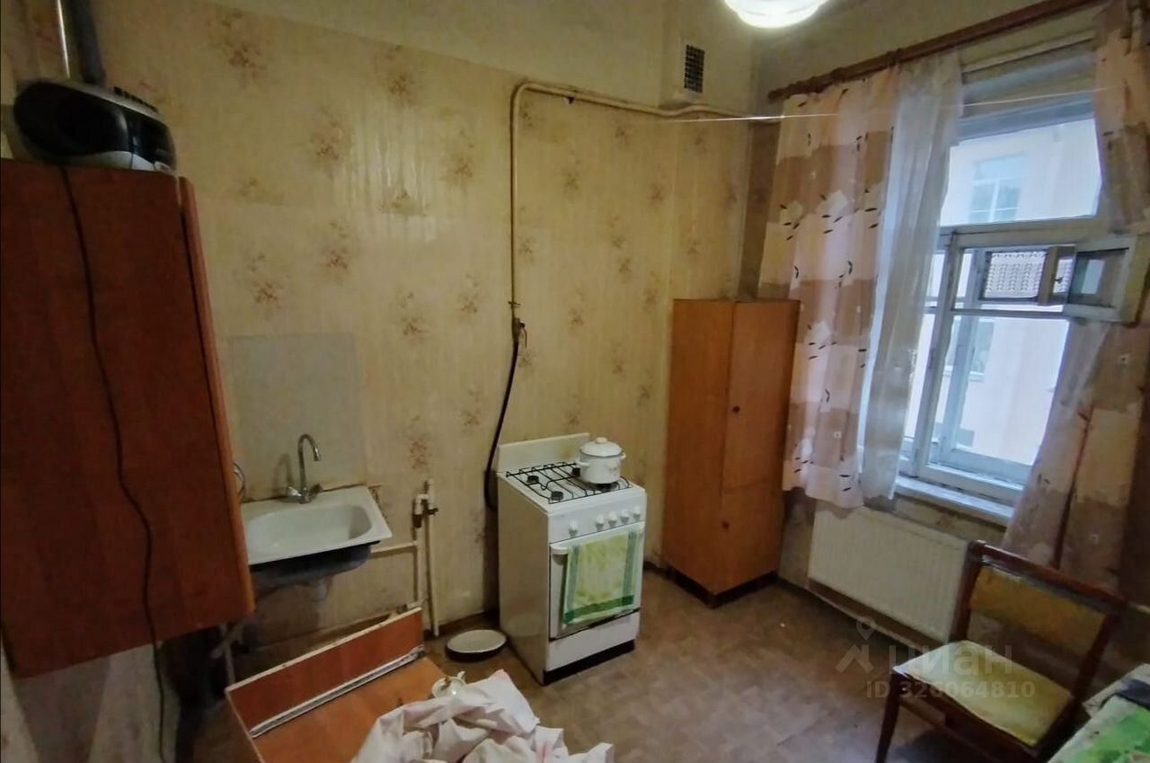 Продажа 2-комн квартиры на вторичном рынке Новгородская улица, 18