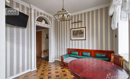 Продажа 2-комн квартиры на вторичном рынке площадь Чернышевского,  д. 10