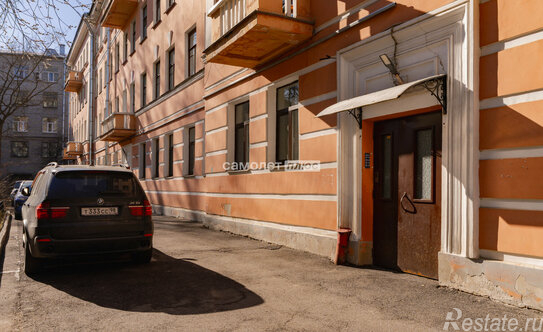 Продажа 4-комн квартиры на вторичном рынке Офицерский пер,  д. 6