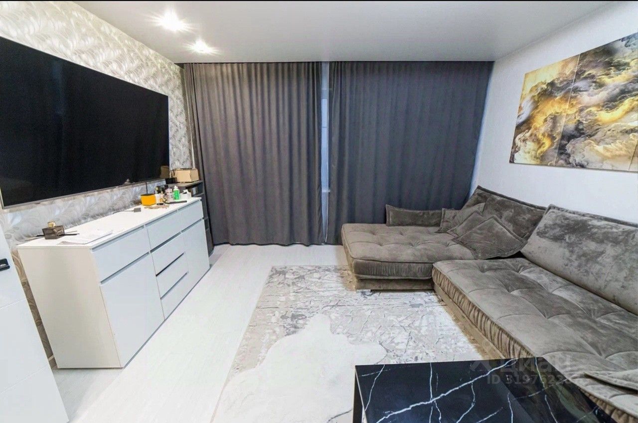 Продажа 1-комн квартиры на вторичном рынке Кириши, Волховская набережная, 52