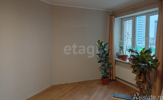 Продажа 3-комн квартиры на вторичном рынке проспект Сизова