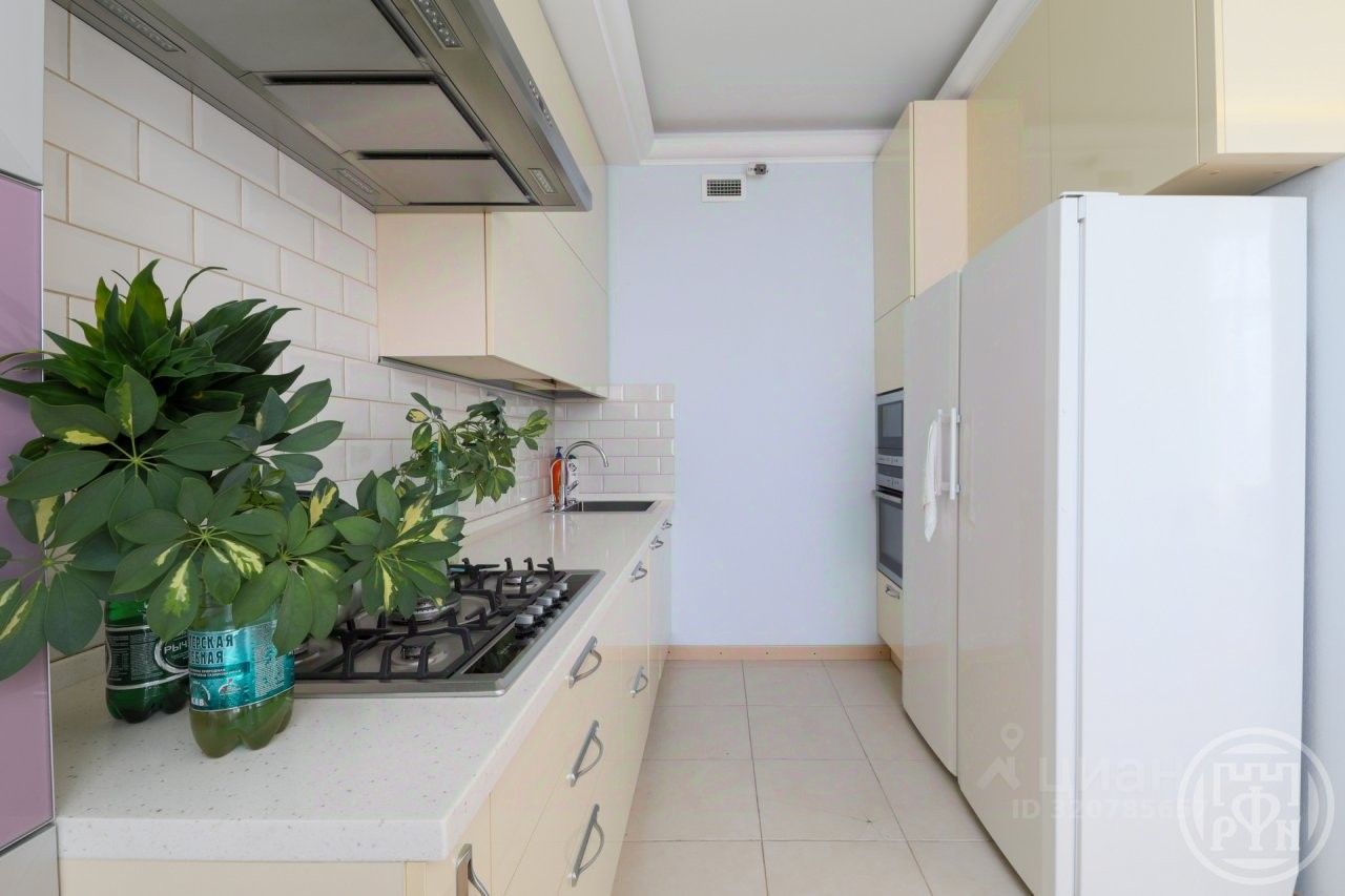 Продажа 3-комн квартиры на вторичном рынке Парголовская улица, 3