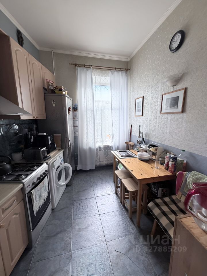 Продажа 3-комн квартиры на вторичном рынке набережная Канала Грибоедова, 152