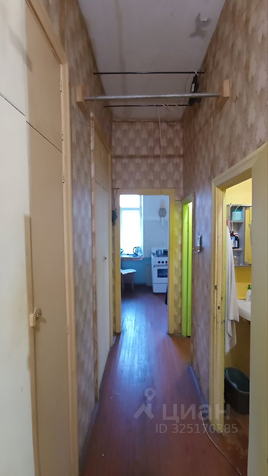 Продажа 2-комн квартиры на вторичном рынке 12-я Васильевского острова линия, 31
