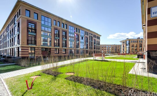 Продажа 2-комн квартиры на вторичном рынке Шушары п,  д. 4 к2 с1