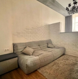 Продажа 2-комн квартиры на вторичном рынке улица Белинского,  д. 5