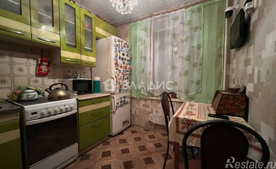 Продажа 2-комн квартиры на вторичном рынке ул Усачёва,  д. 4