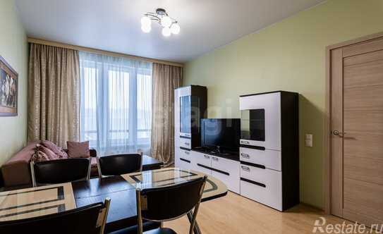 Продажа 2-комн квартиры на вторичном рынке улица Оптиков,  д. 34 к1