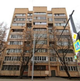 Продажа 2-комн квартиры на вторичном рынке улица Артамонова,  д. 4 к2