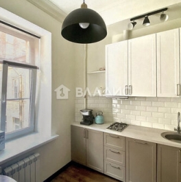 Аренда 3-комн квартиры на вторичном рынке улица Чехова,  д. 8