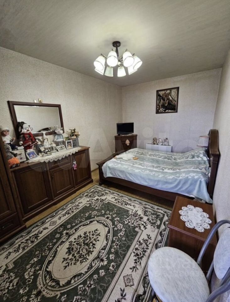 Продажа 3-комн квартиры на вторичном рынке Синявинская улица, 11к15