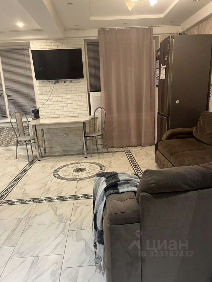 Продажа 4-комн квартиры на вторичном рынке Поэтический бульвар, 5