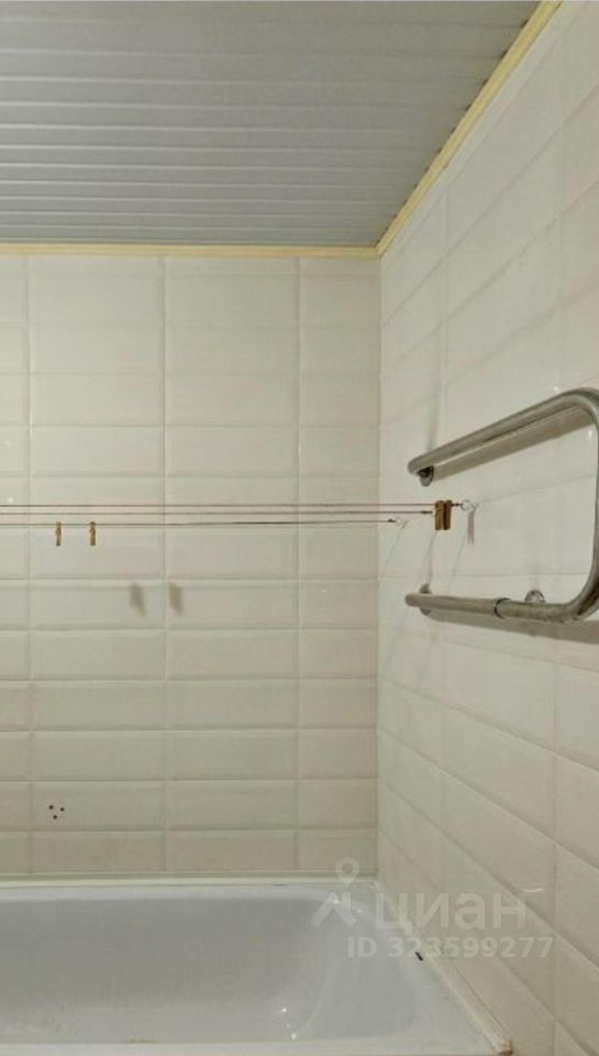 Продажа 3-комн квартиры на вторичном рынке Изюмская улица, 49к2