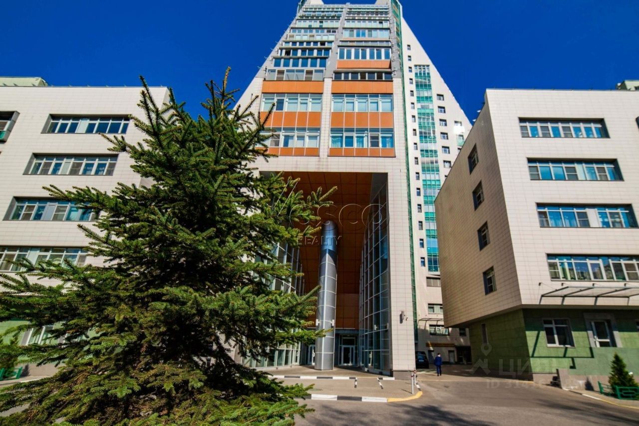 Продажа 4-комн квартиры на вторичном рынке улица Дмитрия Ульянова, 31