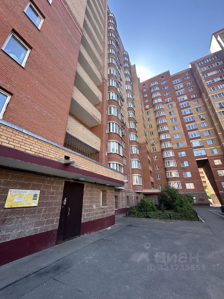 Продажа 2-комн квартиры на вторичном рынке Западный мкр, улица Лунная, 23