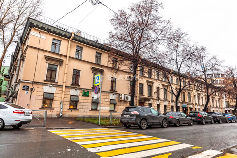 Комната Лейтенанта Шмидта наб.,  д. 19