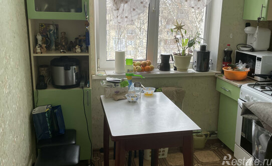 Продажа 2-комн квартиры на вторичном рынке Холодово, Коммунистическая улица,  д. 13