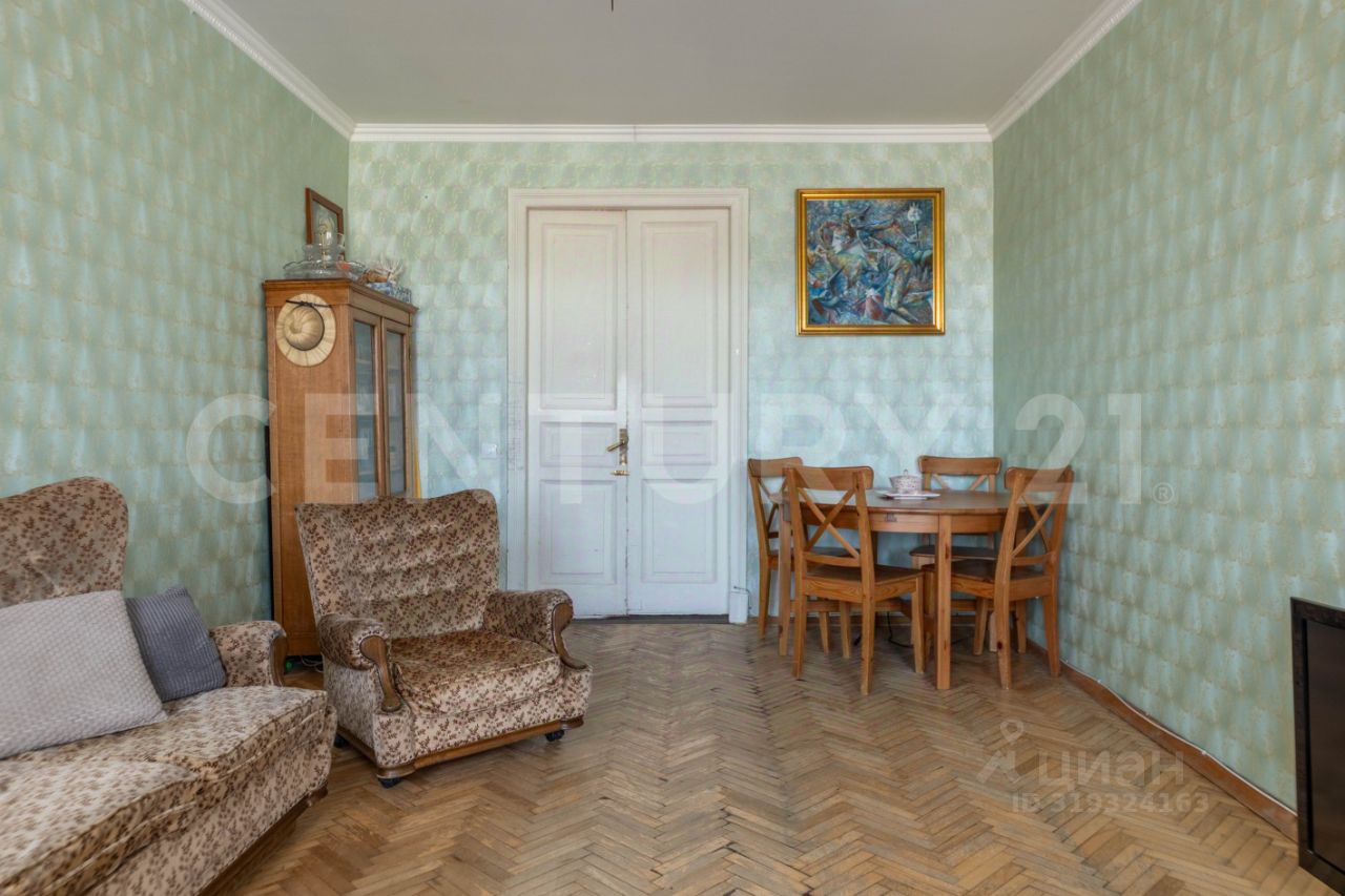 Продажа 3-комн квартиры на вторичном рынке Адмиралтейская набережная, 6