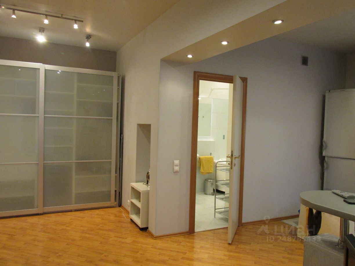 Аренда 2-комн квартиры на вторичном рынке Кутузовский проспект, 4/2