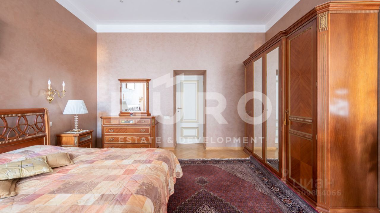 Продажа 4-комн квартиры на вторичном рынке Страстной бульвар, 4