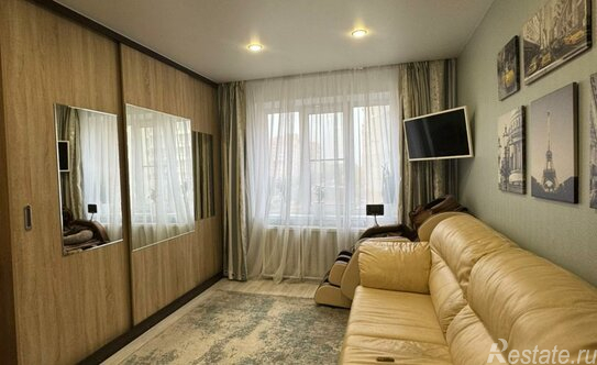 Продажа 3-комн квартиры на вторичном рынке Подольск, Тепличная улица,  д. 11