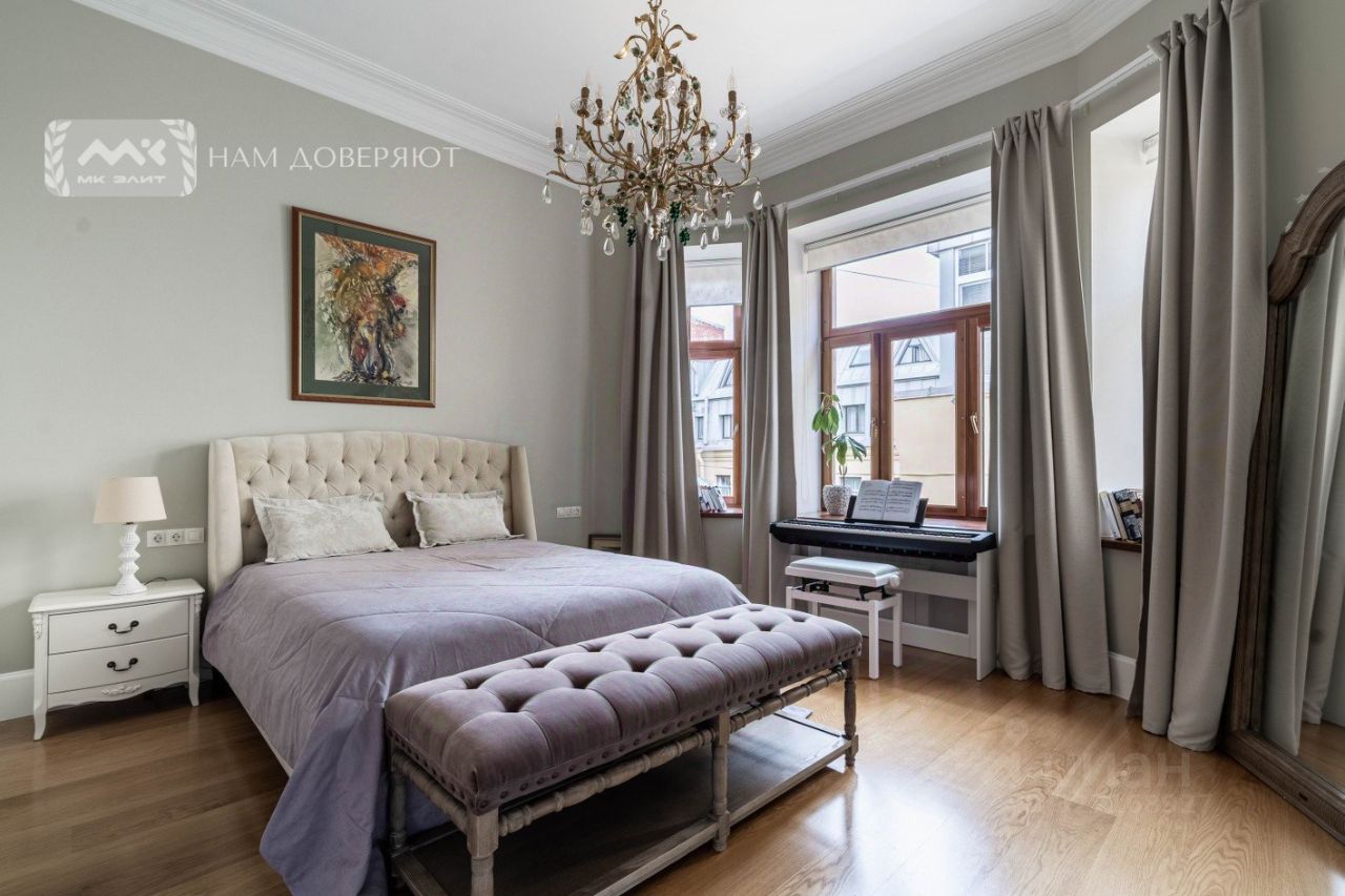 Аренда 3-комн квартиры на вторичном рынке Большая Конюшенная улица, 19/8