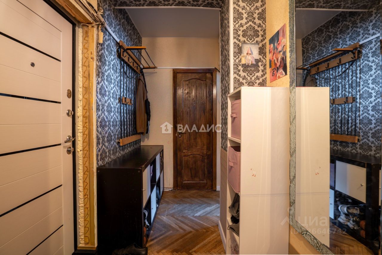 Продажа 2-комн квартиры на вторичном рынке улица Новый Арбат, 26