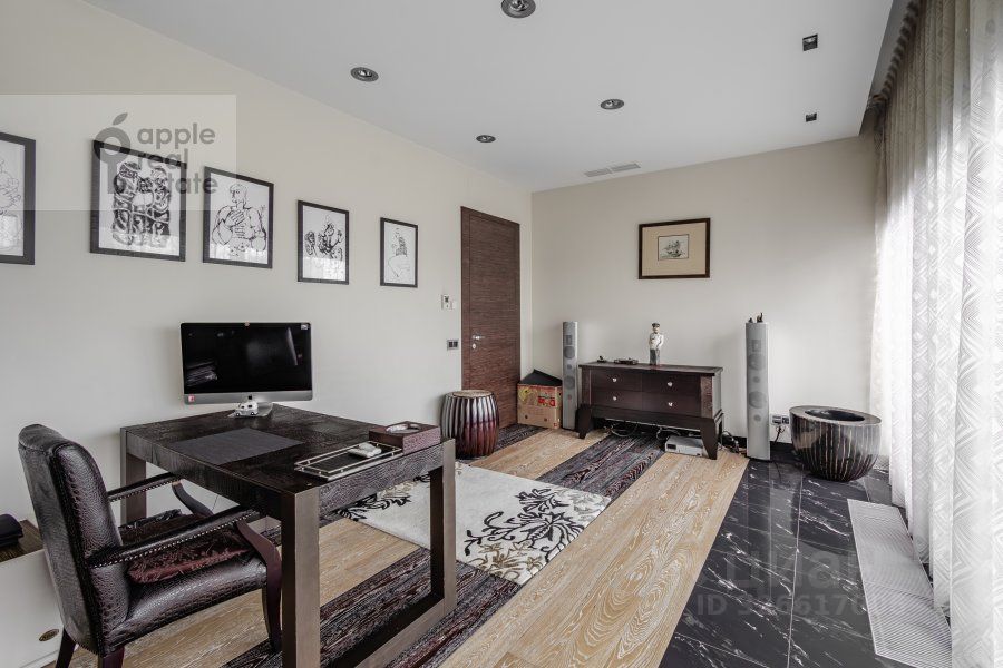 Продажа 3-комн квартиры на вторичном рынке улица Климашкина, 17С2