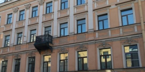 3-комн квартира Римского-Корсакова пр-кт,  д. 8/18