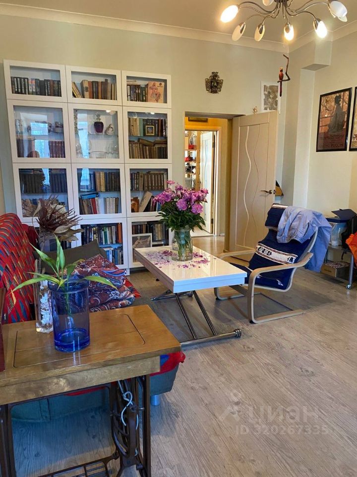 Продажа 3-комн квартиры на вторичном рынке Новорязанская улица, 31/7С6