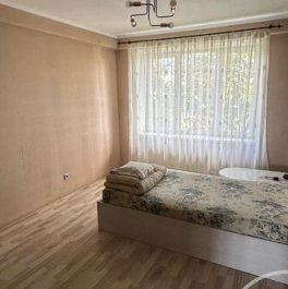 Продажа 2-комн квартиры на вторичном рынке улица Крыленко,  д. 21 к2